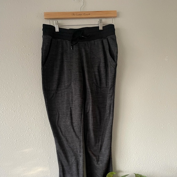 Joggers - Picture 2 of 3